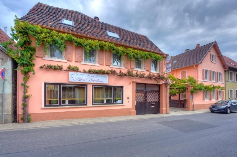 Hotel Altes Weinhaus Neustadt an der Weinstraße Buitenkant foto